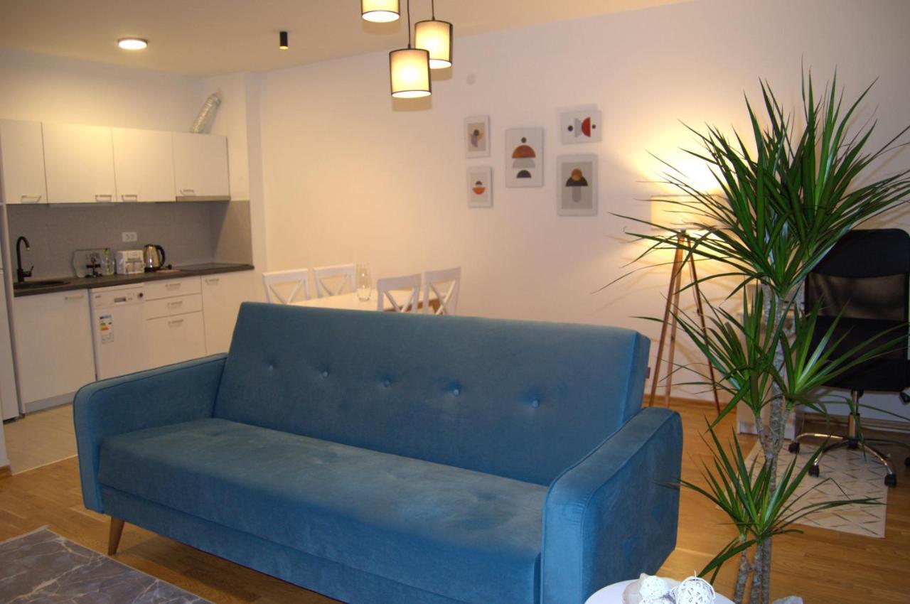 Apartment Yeshill Homes *