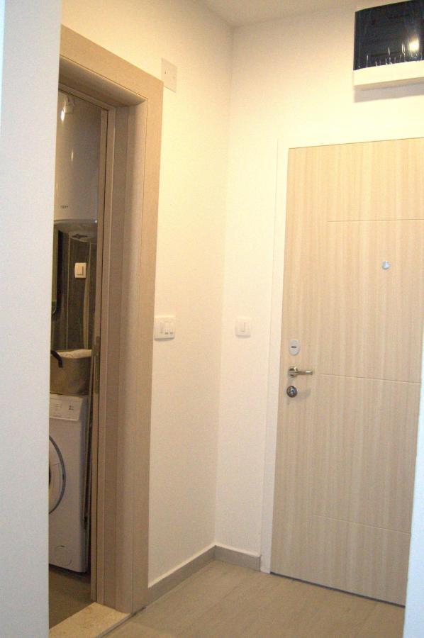 Apartment Yeshill Homes *